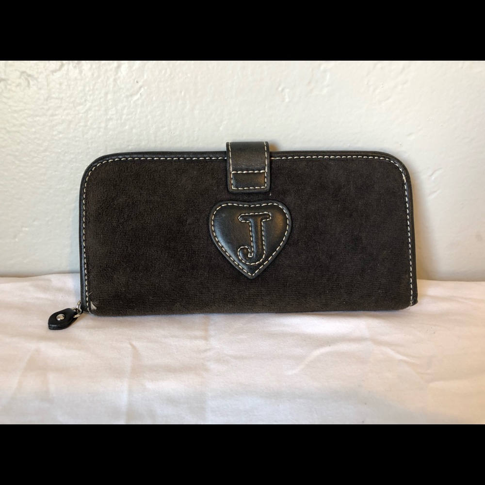 Juicy Couture Felt Brush Wallet - Picture 2 of 6